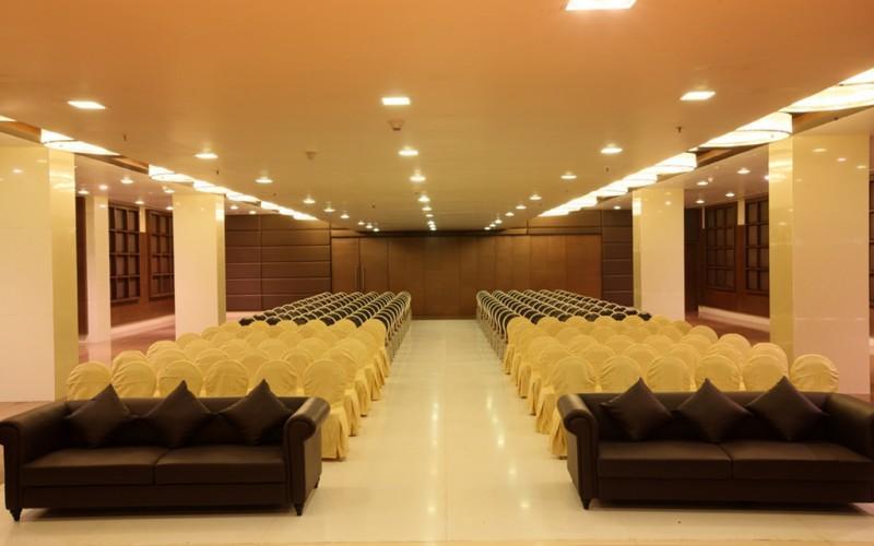 Hotel Shelton Раджамандри Экстерьер фото